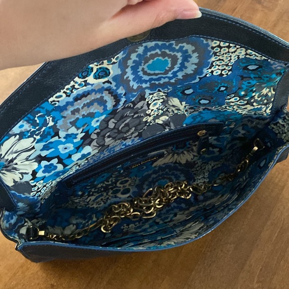 Vera Bradley Leather shoulder bag with chain strap - Picture 7 of 10